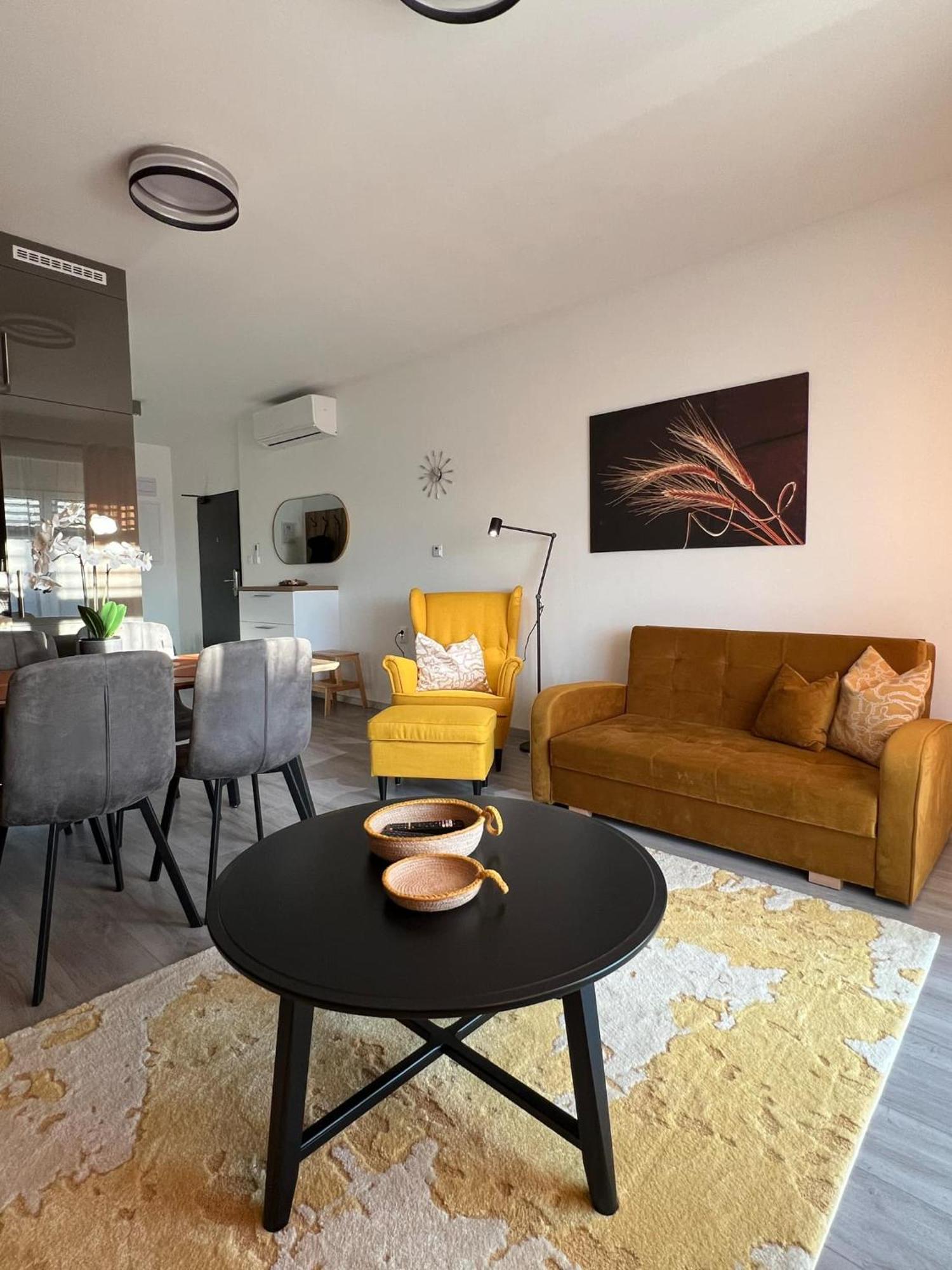 Harmonia Riva Apartman B11 Dunajska Streda Luaran gambar